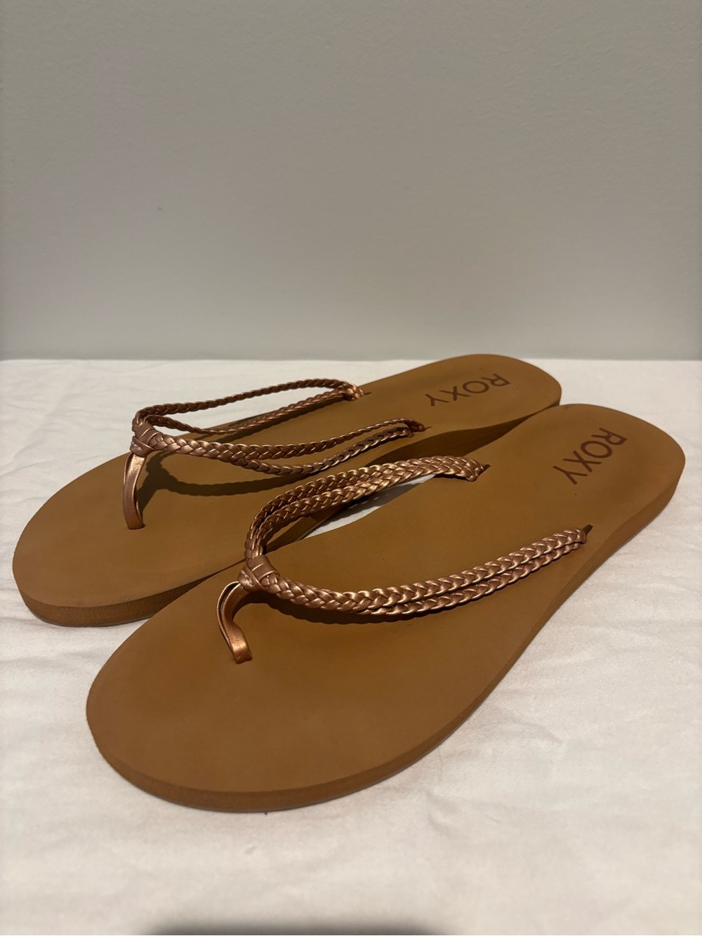 Roxy Women's Rose Gold Braided Strap Tan Flip Flop Sandals